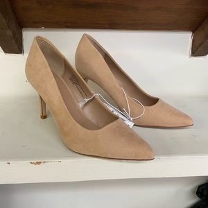 Nude heel